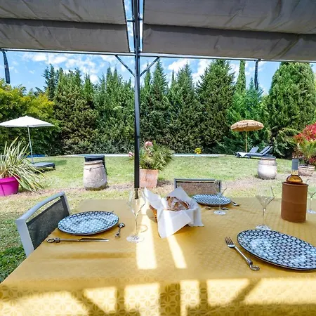בית כפרי La Bastide Des Joncquiers *